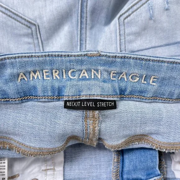 AE American Eagle Curvy Hi Rise Shortie Raw Hem Light Blue Denim Shorts Size 4 - Picture 5 of 8